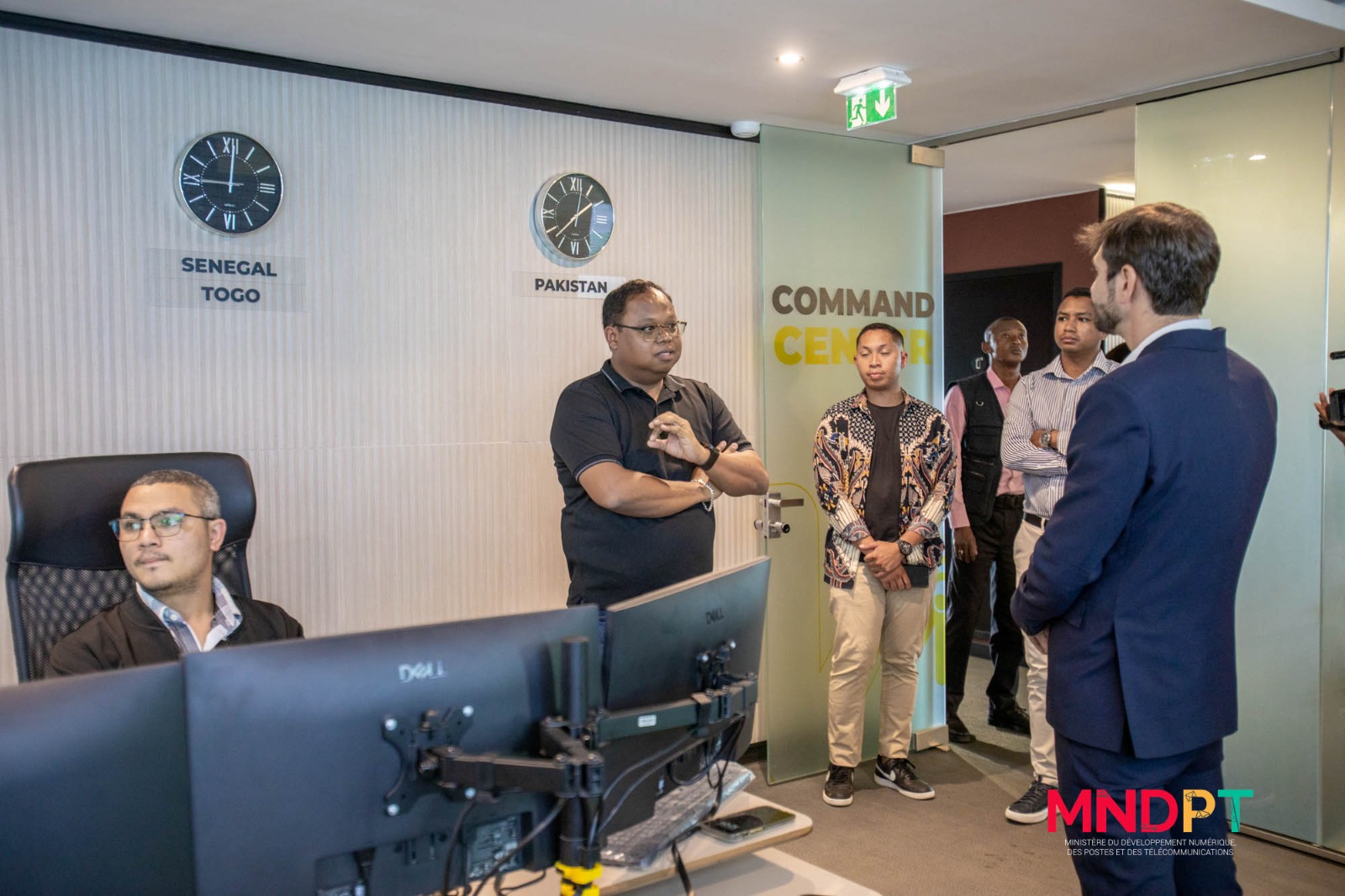 Visite inopinée du Ministre chez Mvola